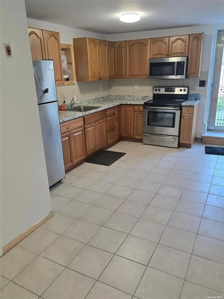 59 Sword Street West Babylon NY 11704