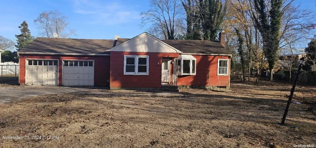 27 Lyman Road East Patchogue NY 11772