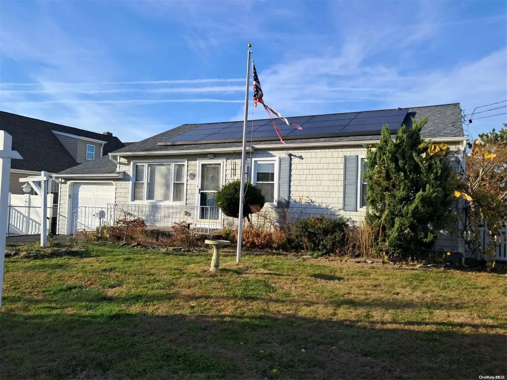 78 E Seacrest Avenue Babylon NY 11757