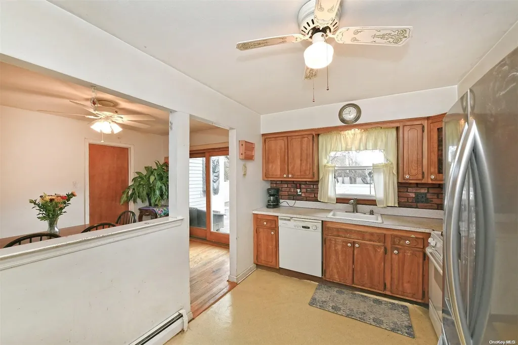 3526 Union Boulevard East Islip NY 11730