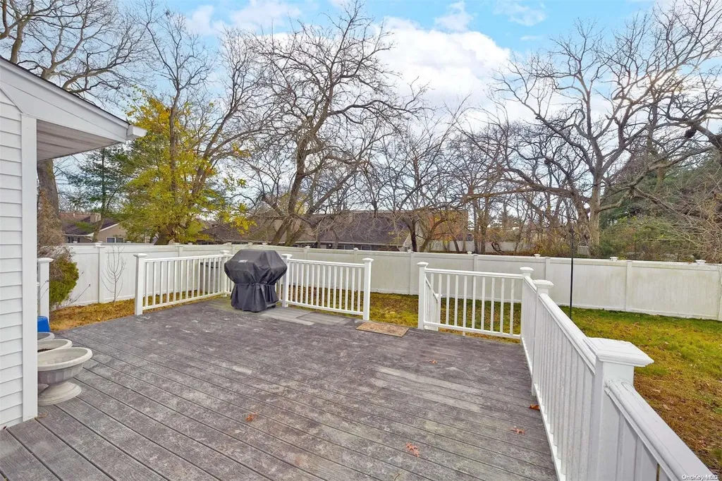 3526 Union Boulevard East Islip NY 11730