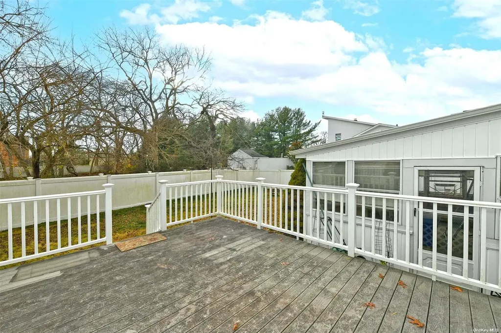 3526 Union Boulevard East Islip NY 11730