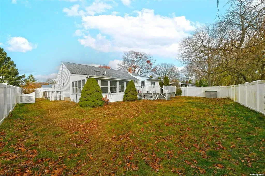 3526 Union Boulevard East Islip NY 11730