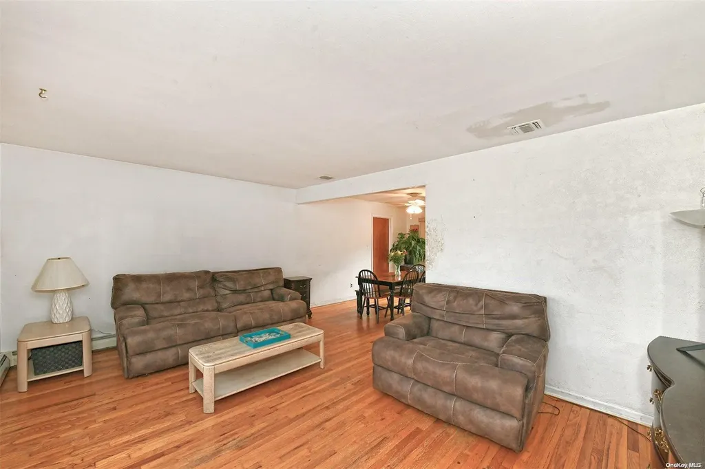 3526 Union Boulevard East Islip NY 11730