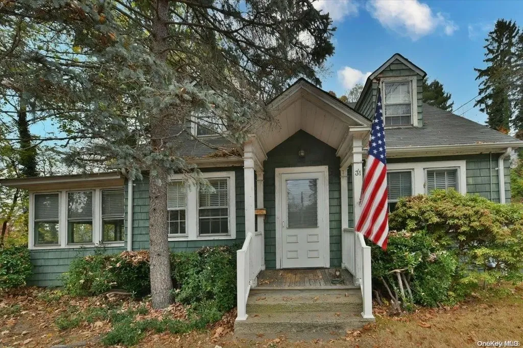 31 Remsen Avenue Roslyn NY 11576