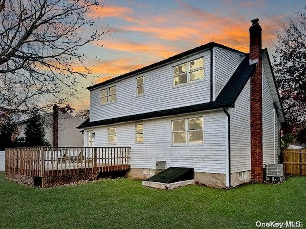 48 Arrowhead Drive Shirley NY 11967