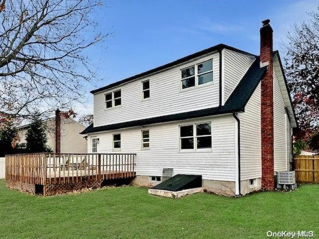 48 Arrowhead Drive Shirley NY 11967