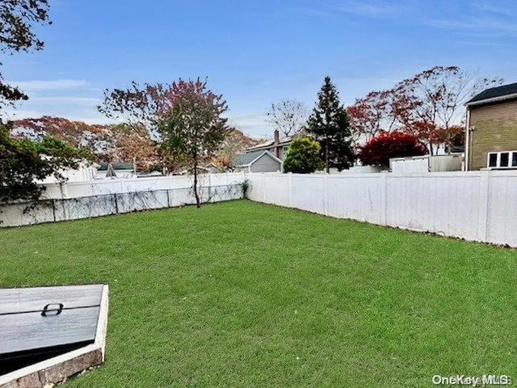 48 Arrowhead Drive Shirley NY 11967