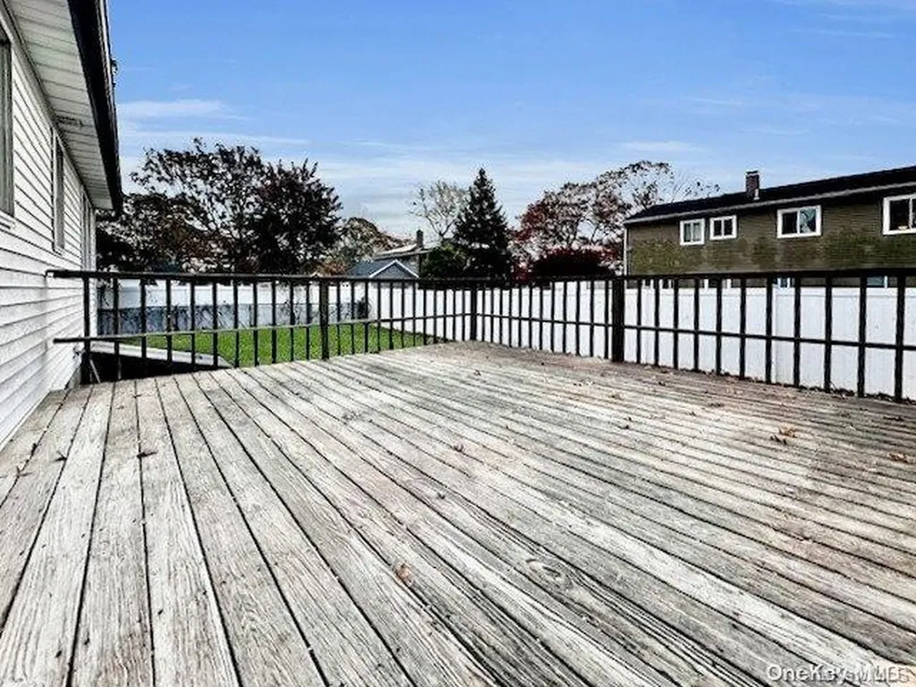 48 Arrowhead Drive Shirley NY 11967