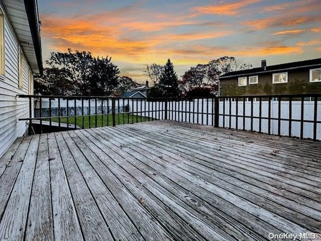48 Arrowhead Drive Shirley NY 11967