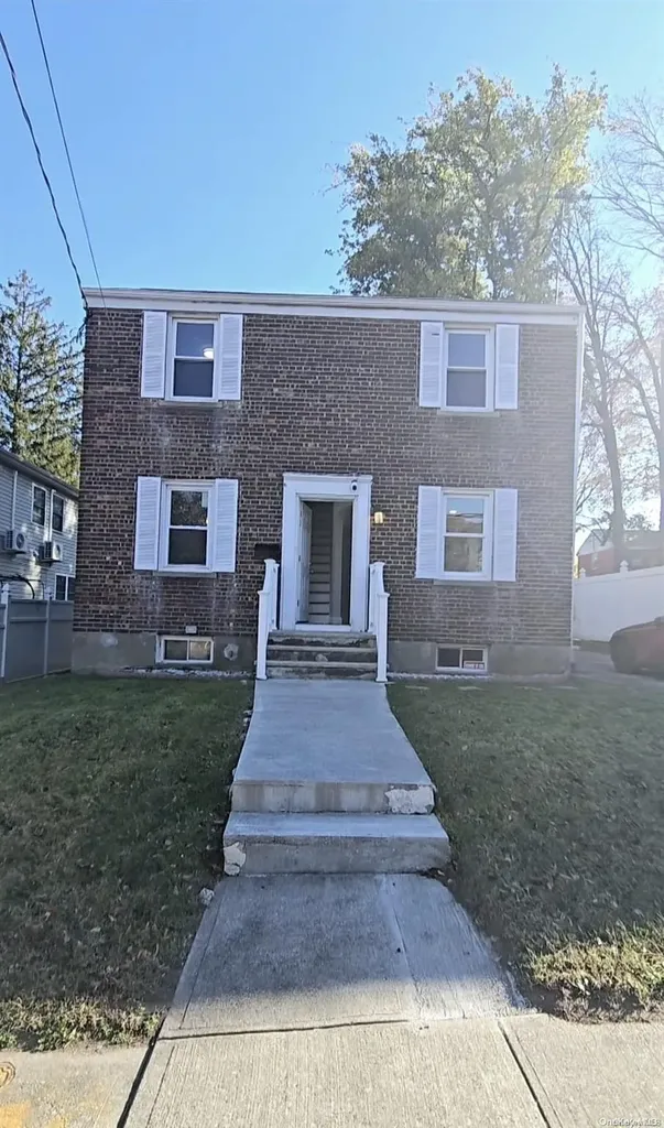 190 Vandervilt Avenue Staten Island NY 10304