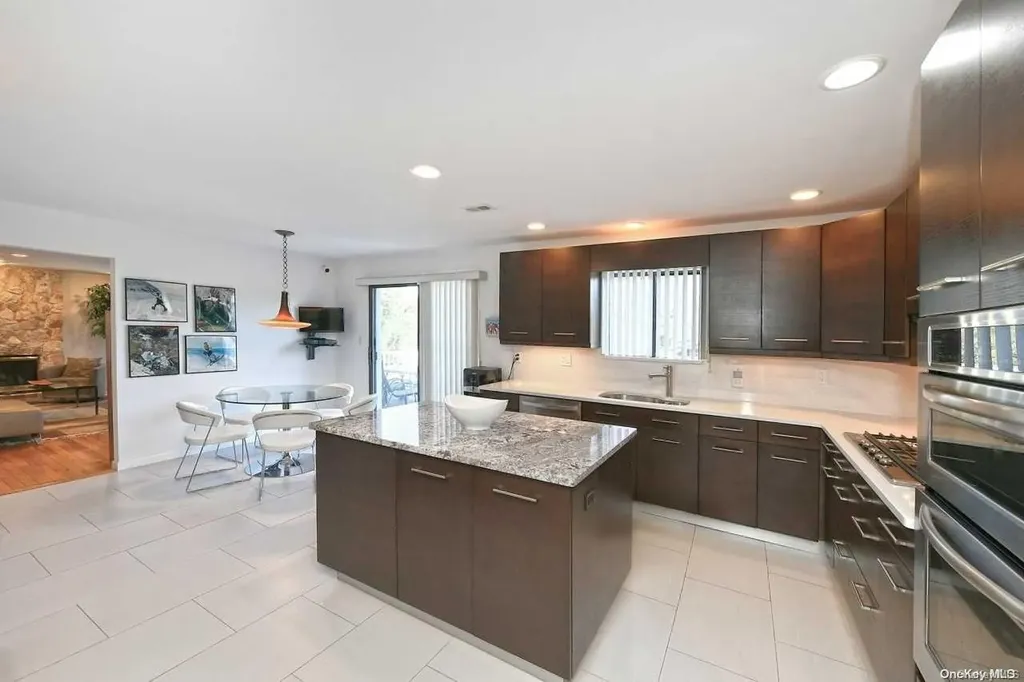 14 Swarthmore Lane Dix Hills NY 11746