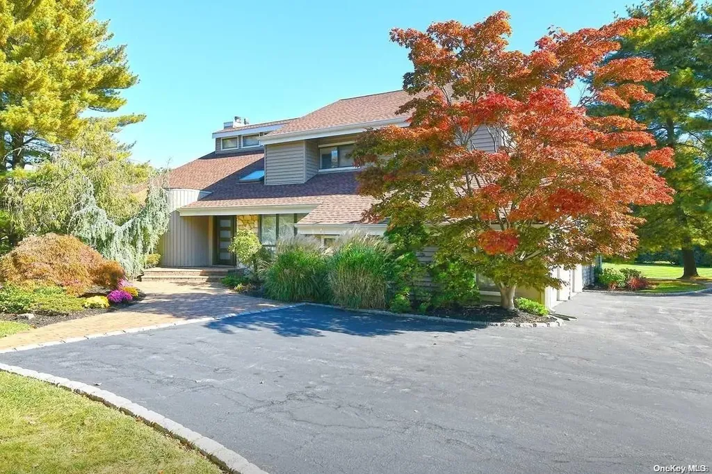 14 Swarthmore Lane Dix Hills NY 11746