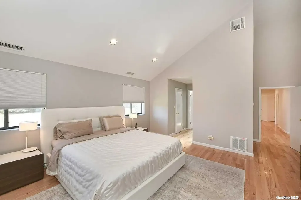 14 Swarthmore Lane Dix Hills NY 11746