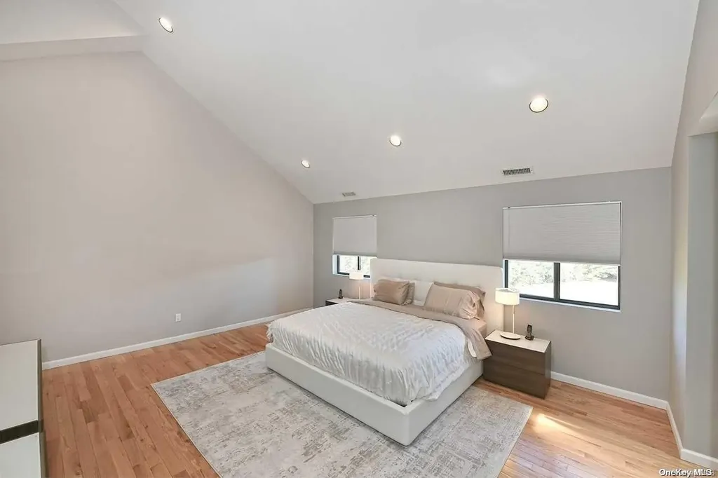 14 Swarthmore Lane Dix Hills NY 11746