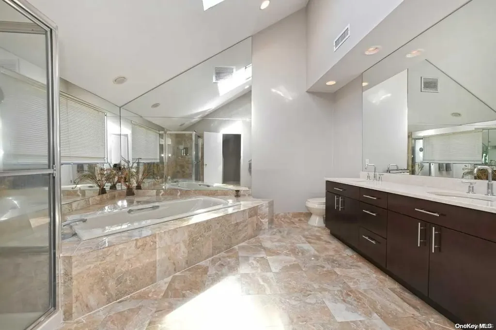 14 Swarthmore Lane Dix Hills NY 11746