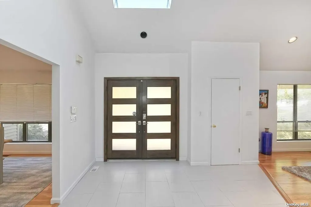 14 Swarthmore Lane Dix Hills NY 11746