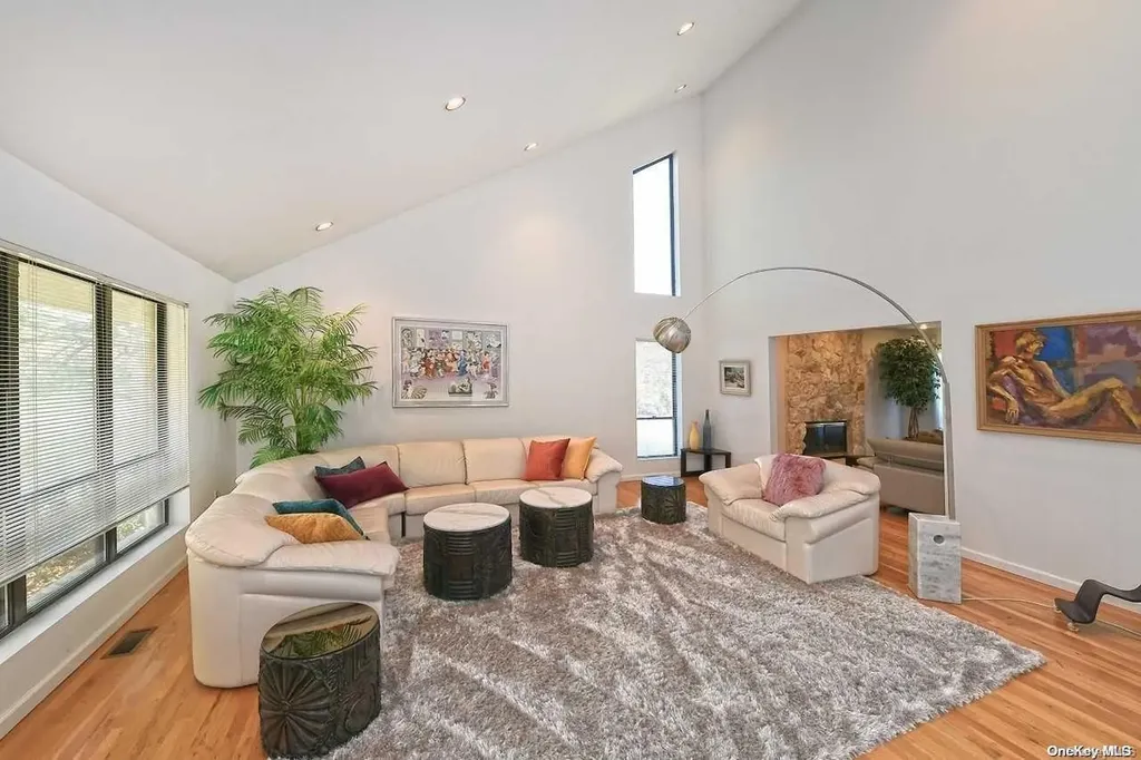 14 Swarthmore Lane Dix Hills NY 11746