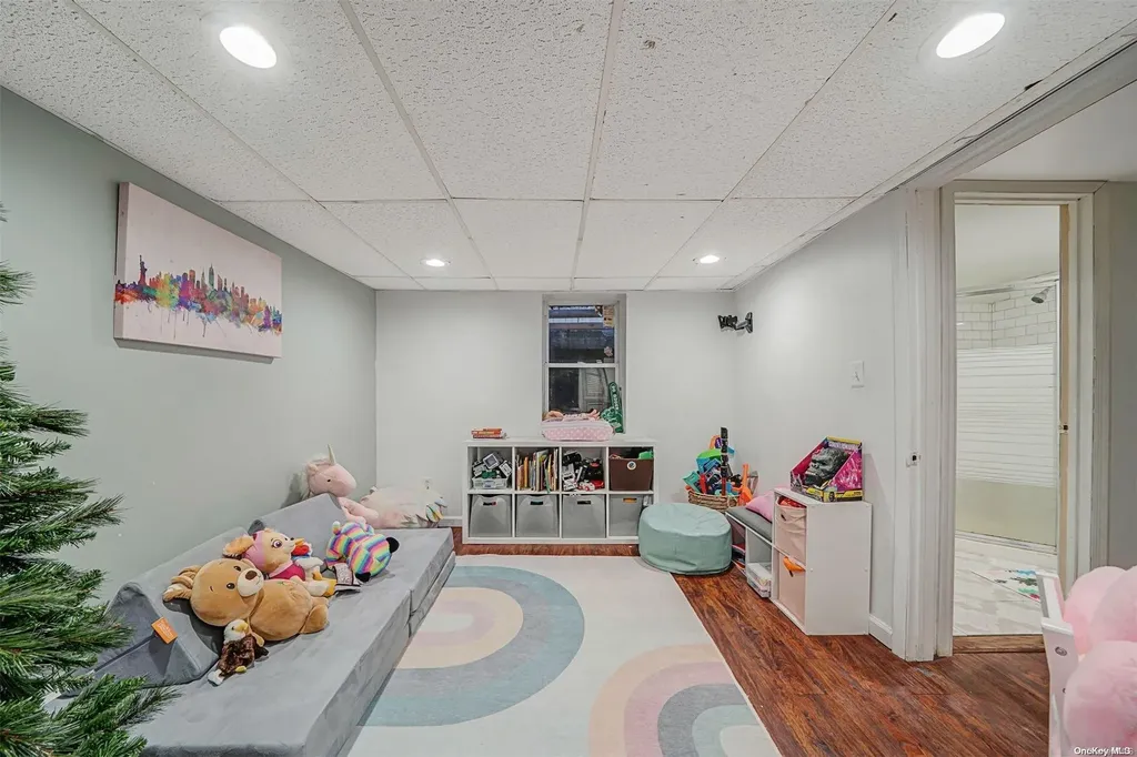 1079 Thompson Drive Bay Shore NY 11706