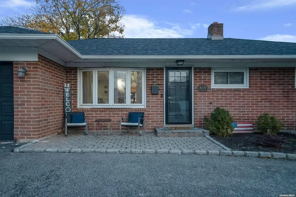 1079 Thompson Drive Bay Shore NY 11706