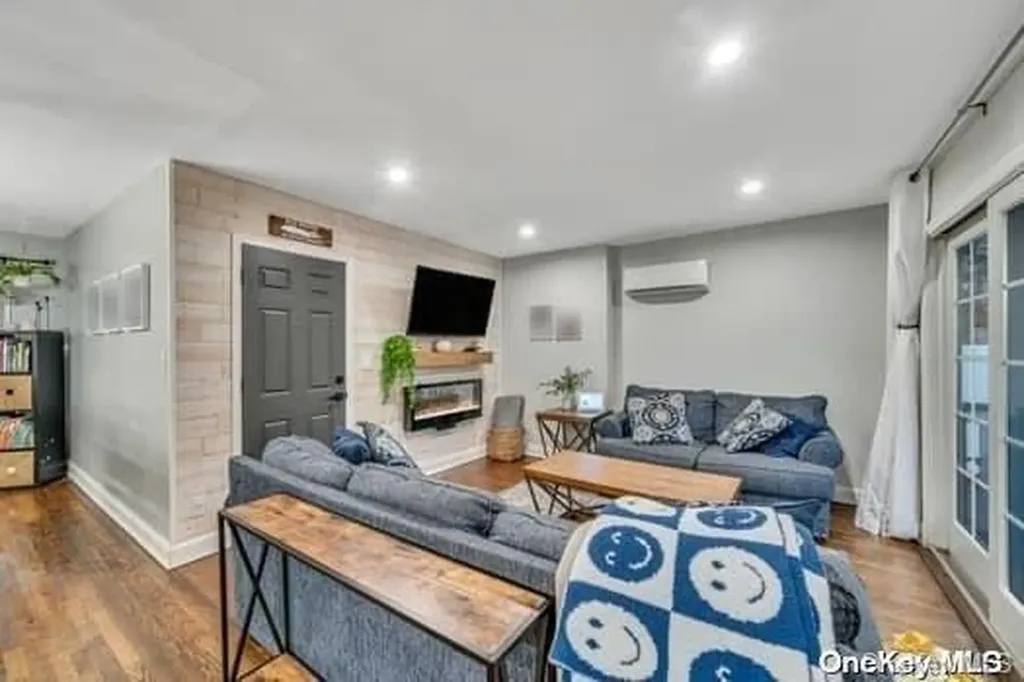 1079 Thompson Drive Bay Shore NY 11706