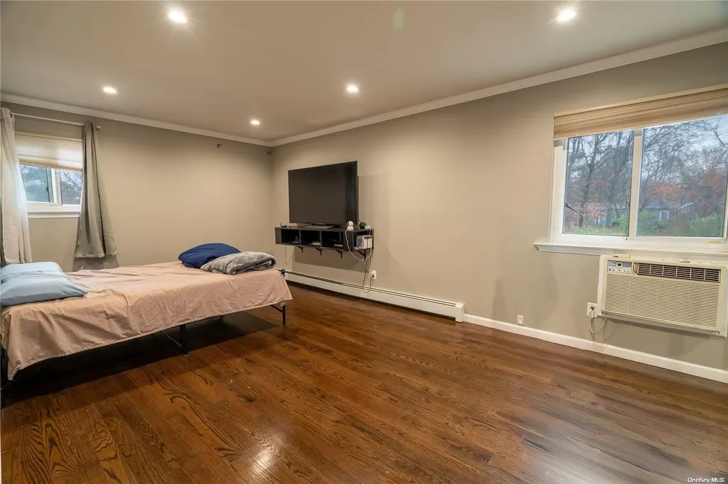 15 2nd Place Central Islip NY 11722