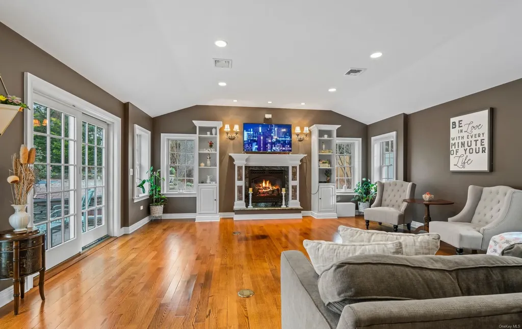 47 Viola Drive Glen Cove NY 11542