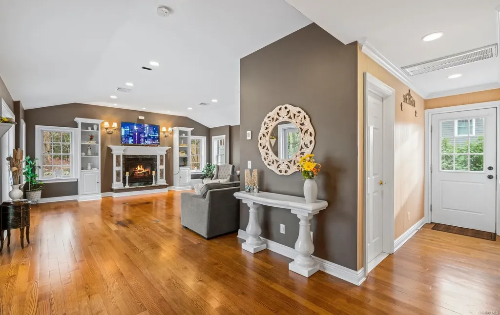 47 Viola Drive Glen Cove NY 11542