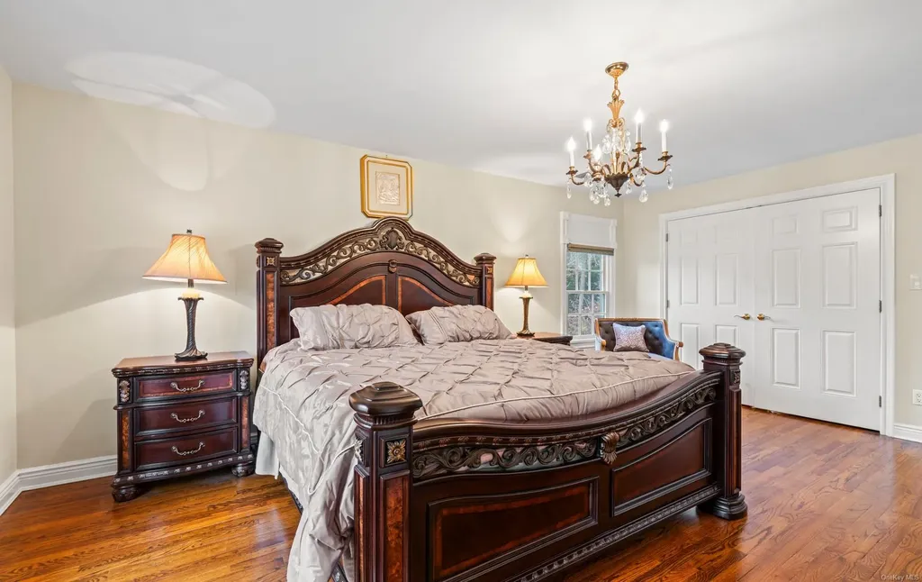 47 Viola Drive Glen Cove NY 11542