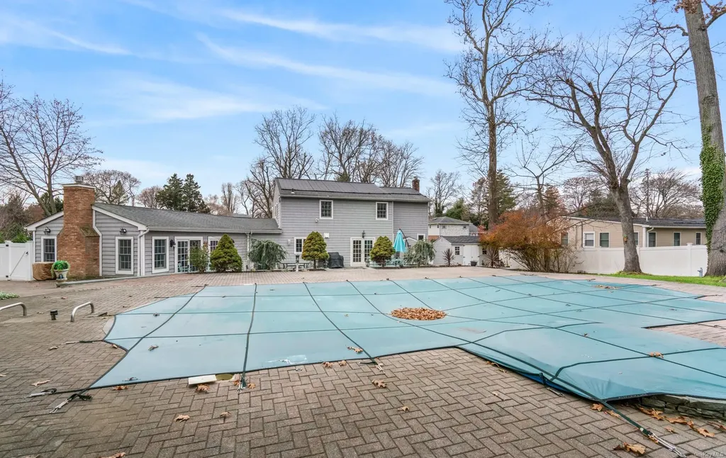 47 Viola Drive Glen Cove NY 11542
