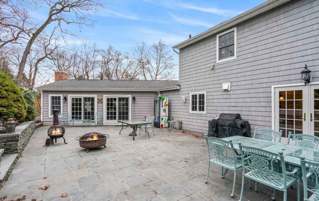 47 Viola Drive Glen Cove NY 11542