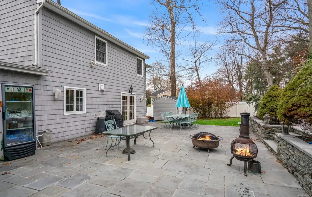 47 Viola Drive Glen Cove NY 11542