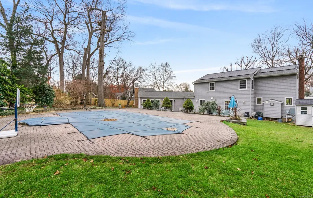 47 Viola Drive Glen Cove NY 11542