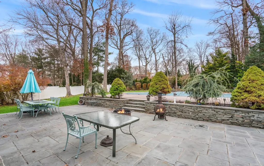 47 Viola Drive Glen Cove NY 11542