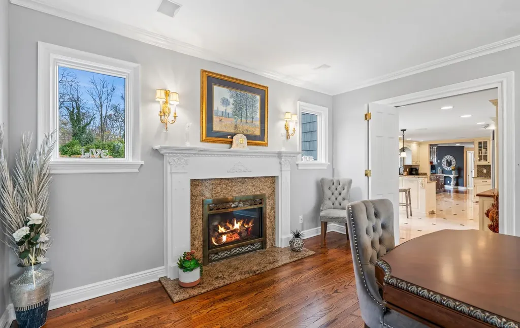47 Viola Drive Glen Cove NY 11542