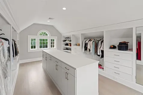175 White Street Southampton NY 11968