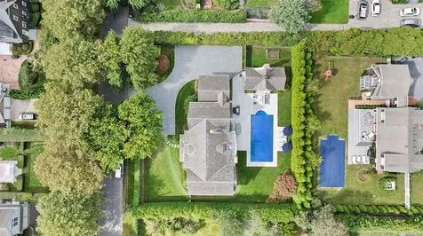 175 White Street Southampton NY 11968