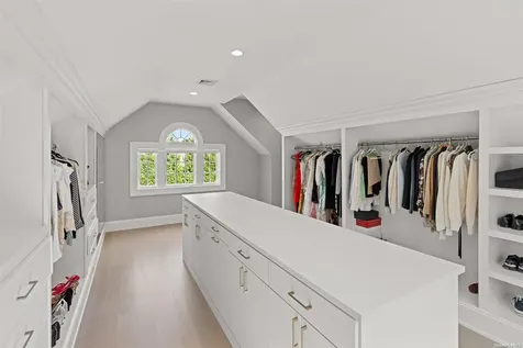 175 White Street Southampton NY 11968