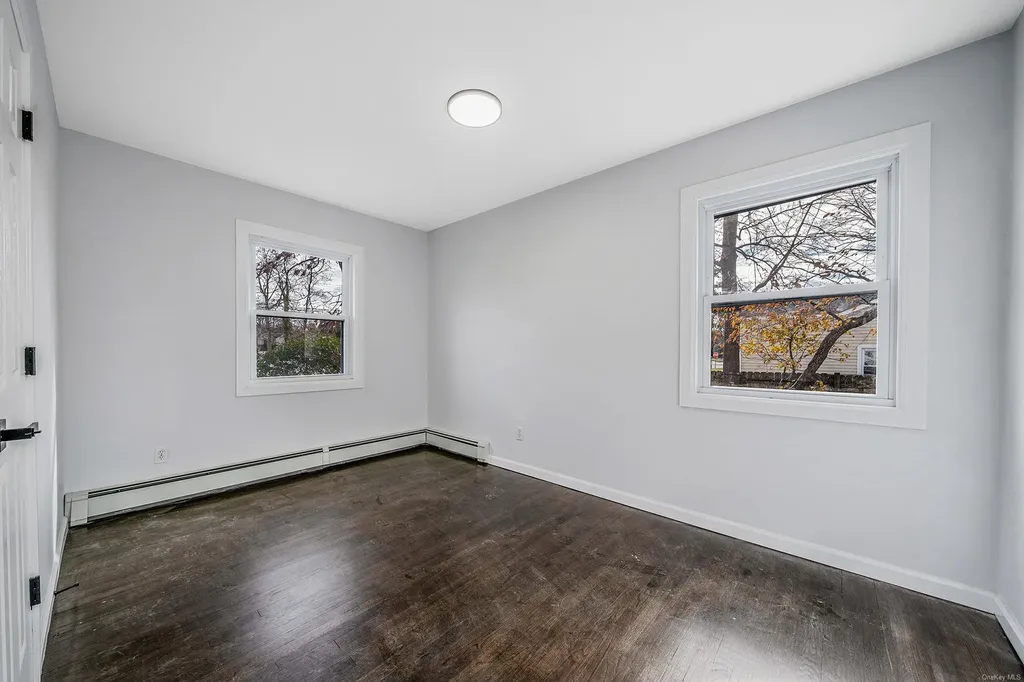 64 Crown Street Deer Park NY 11729