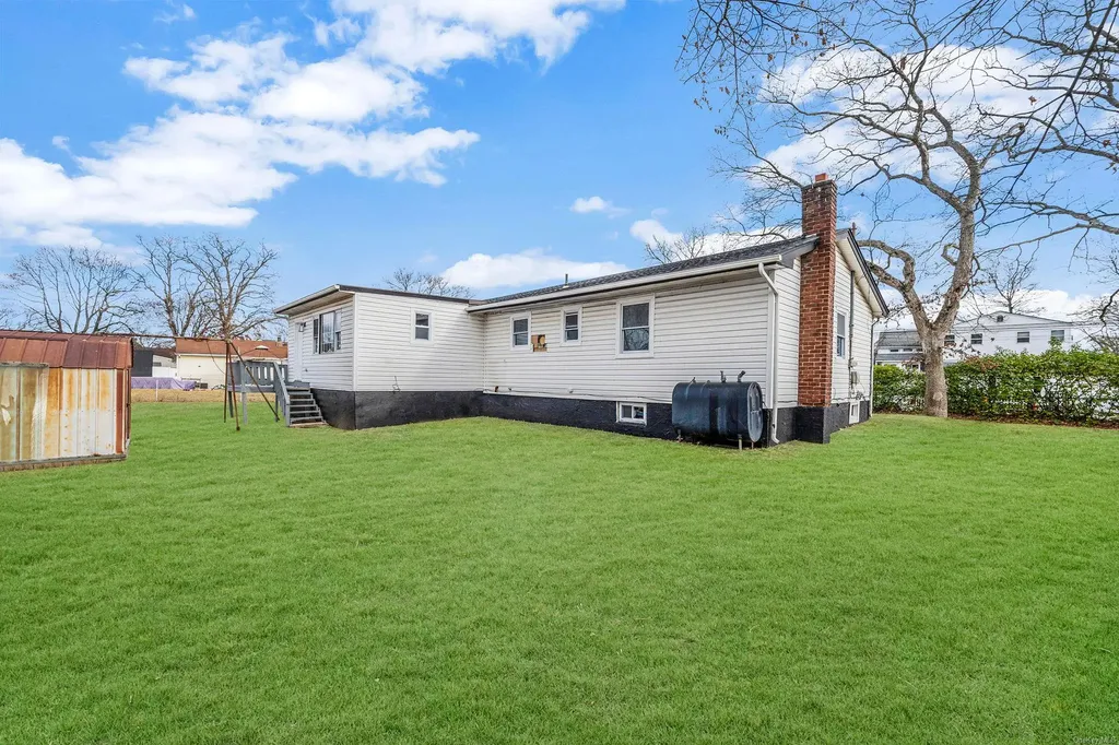 64 Crown Street Deer Park NY 11729