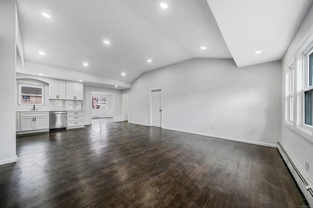 64 Crown Street Deer Park NY 11729