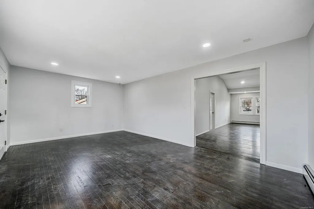 64 Crown Street Deer Park NY 11729