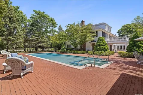 8 Titus Lane Bellport Village NY 11713