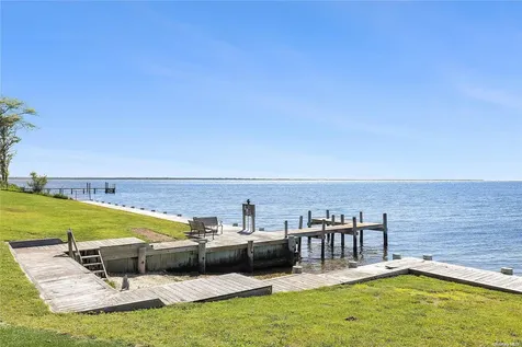 8 Titus Lane Bellport Village NY 11713