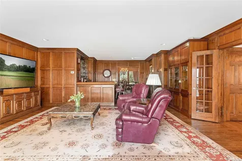 8 Titus Lane Bellport Village NY 11713