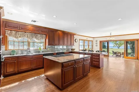 8 Titus Lane Bellport Village NY 11713
