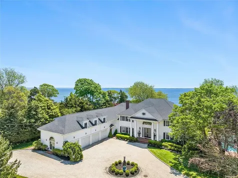 8 Titus Lane Bellport Village NY 11713
