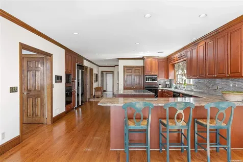 8 Titus Lane Bellport Village NY 11713