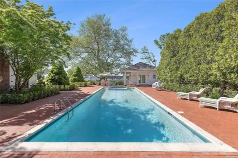 8 Titus Lane Bellport Village NY 11713