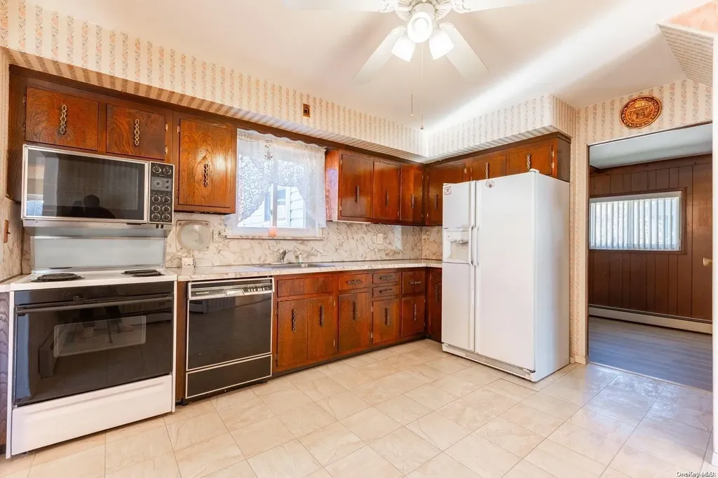 1793 Frederick Avenue Merrick NY 11566